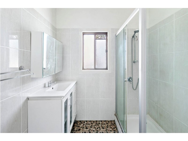 696 Beachmere Road, Beachmere QLD 4510