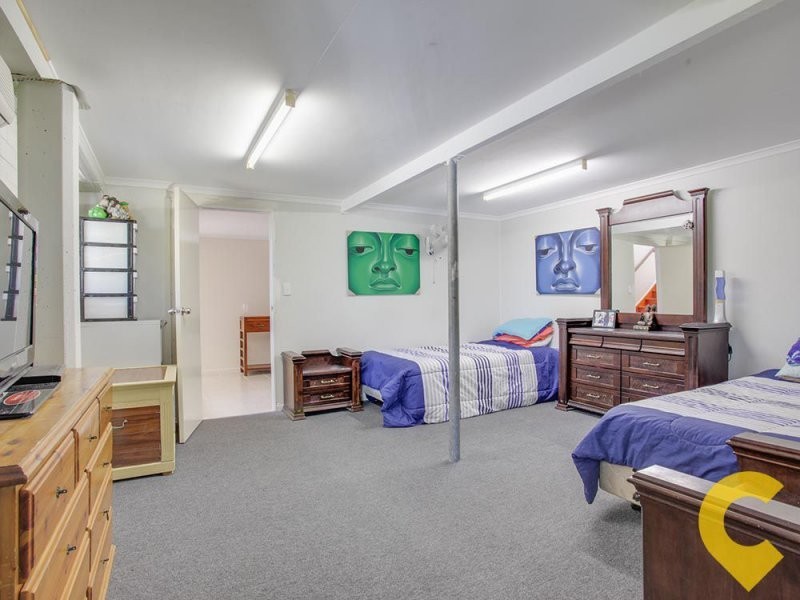 24 College Road, Clontarf QLD 4019