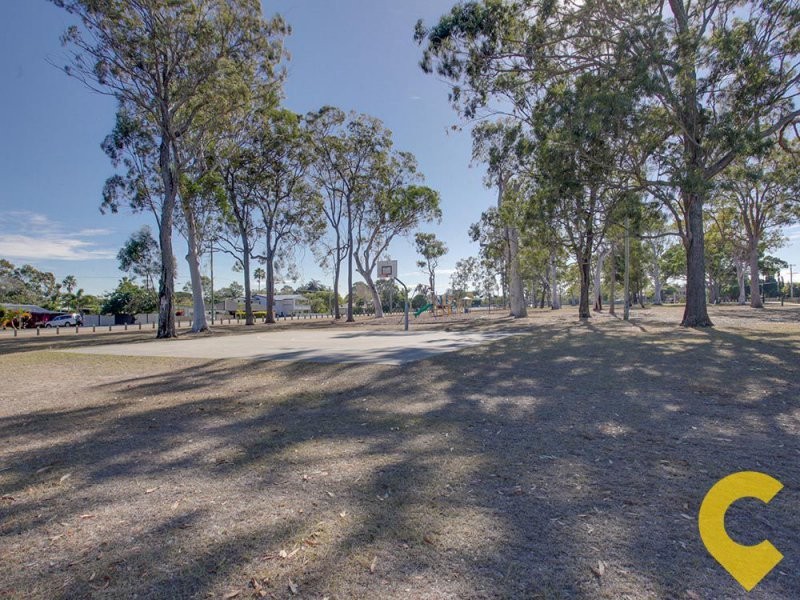 24 College Road, Clontarf QLD 4019