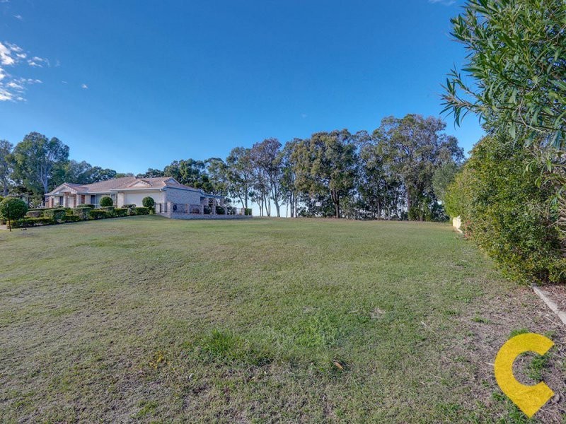 20 Loftus Place, Sandstone Point QLD 4511