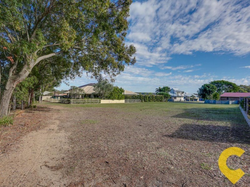 20 Loftus Place, Sandstone Point QLD 4511