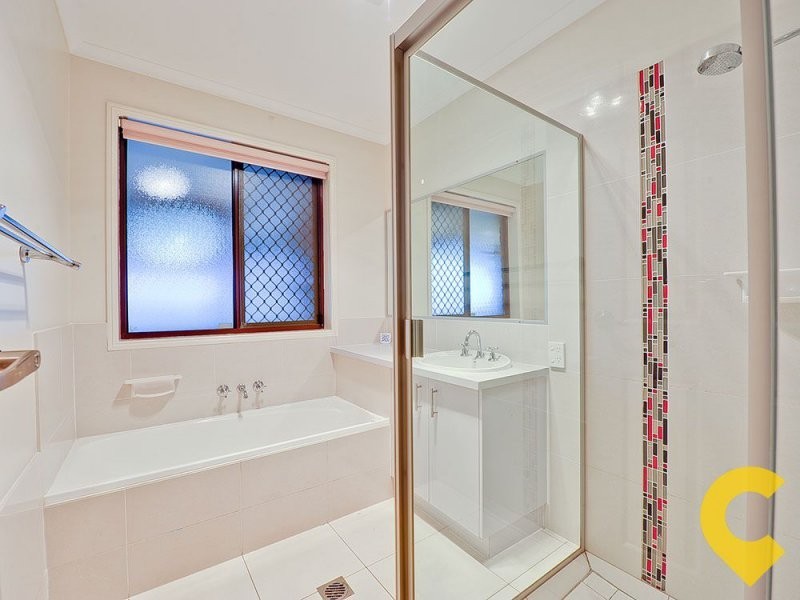 18 Crestleigh Court, Morayfield QLD 4506