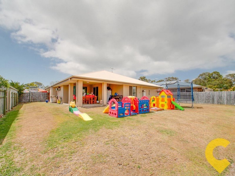 12 Bondi Court, Sandstone Point QLD 4511