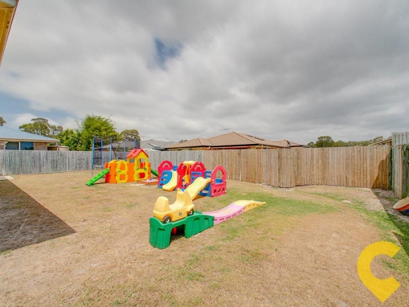 12 Bondi Court, Sandstone Point QLD 4511