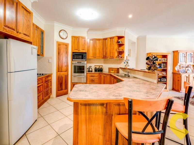 18 Ridgegarden Drive, Morayfield QLD 4506