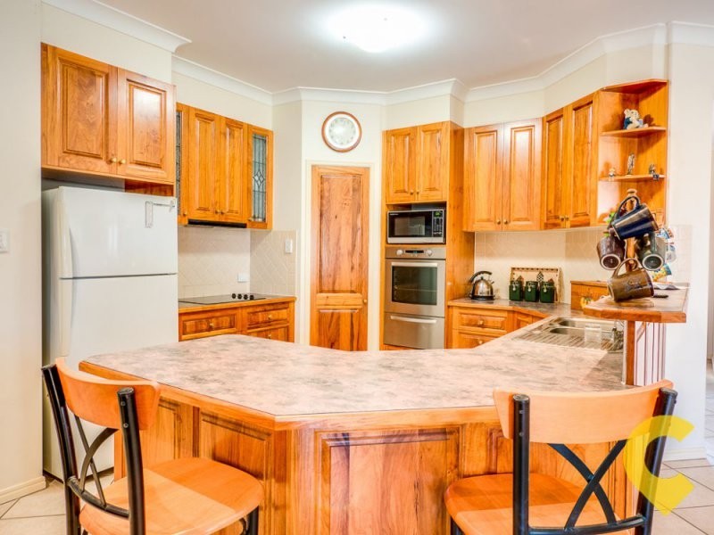 18 Ridgegarden Drive, Morayfield QLD 4506