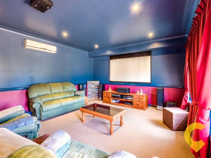 18 Ridgegarden Drive, Morayfield QLD 4506