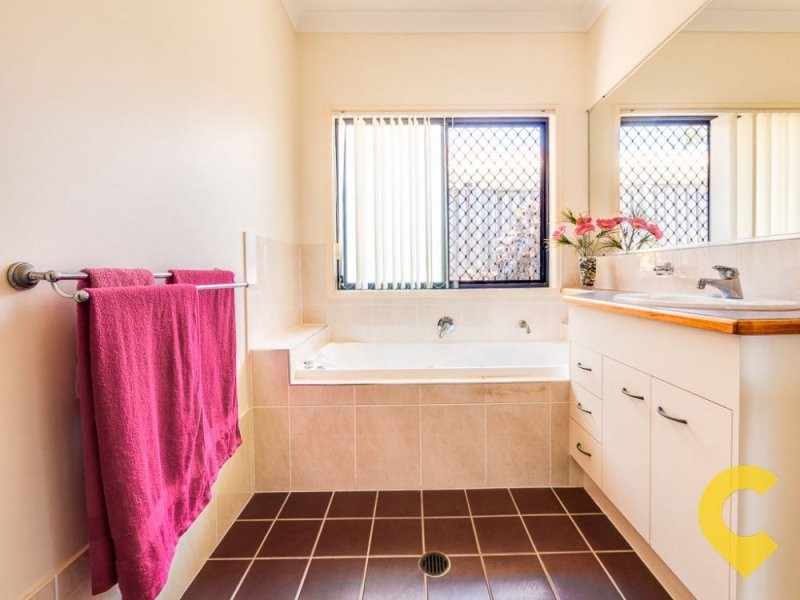 18 Ridgegarden Drive, Morayfield QLD 4506
