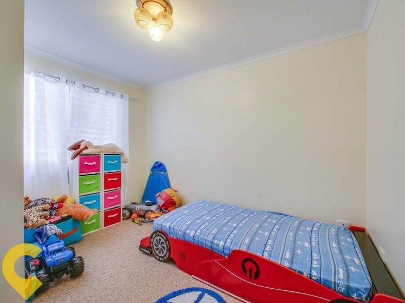 4 Jason Crescent, Beachmere QLD 4510