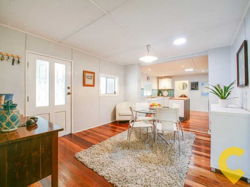 6 Hall Rd, Elimbah QLD 4516