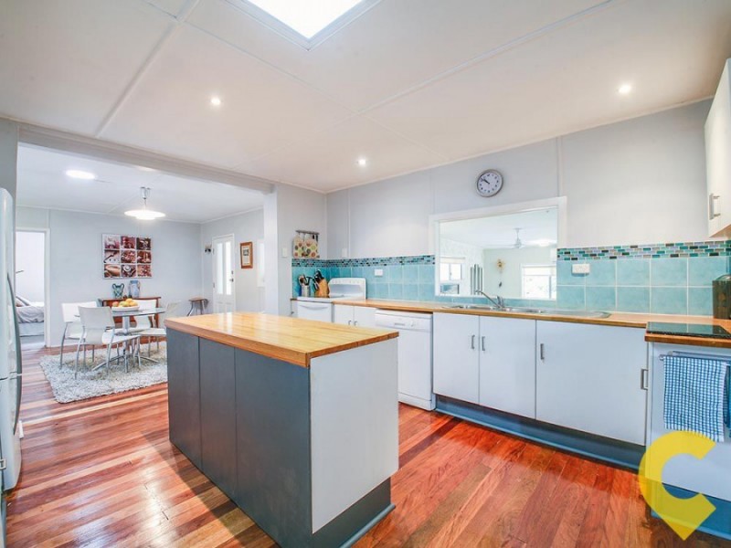 6 Hall Rd, Elimbah QLD 4516