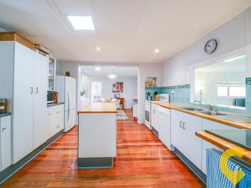 6 Hall Rd, Elimbah QLD 4516