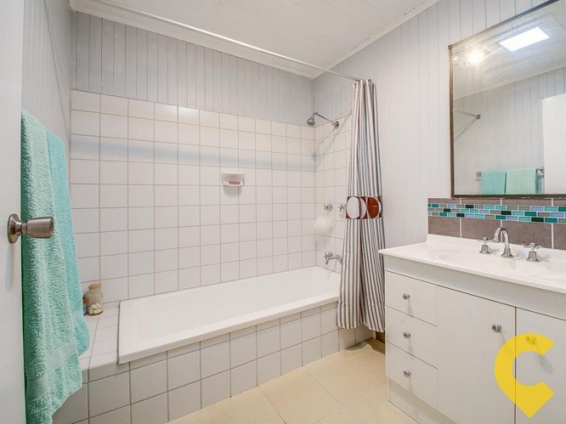 6 Hall Rd, Elimbah QLD 4516