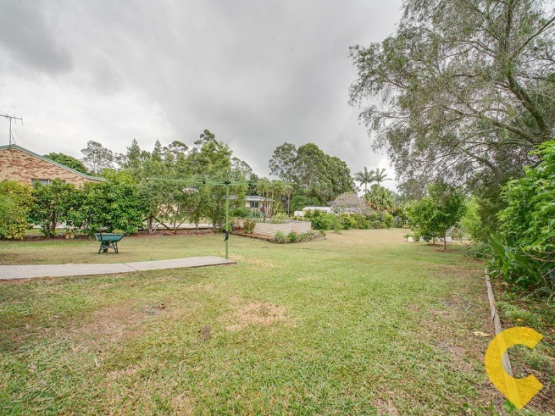 6 Hall Rd, Elimbah QLD 4516
