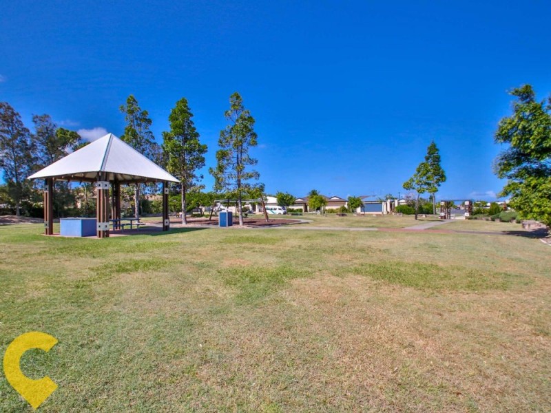 50 Corrimal Place, Sandstone Point QLD 4511