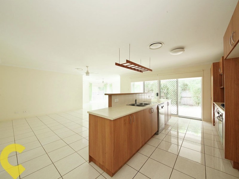 33 Desmond Court, Narangba QLD 4504