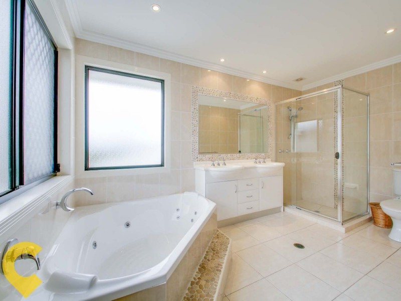 34 Raptor Parade, Banksia Beach QLD 4507