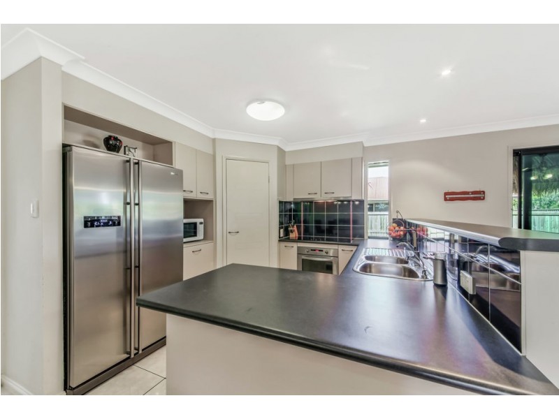 14 Freeman Place, Bracken Ridge QLD 4017