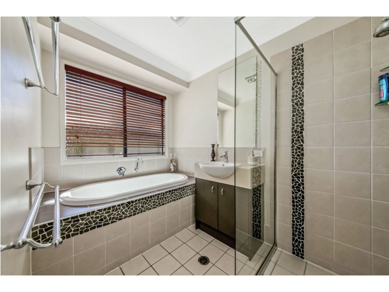 14 Freeman Place, Bracken Ridge QLD 4017