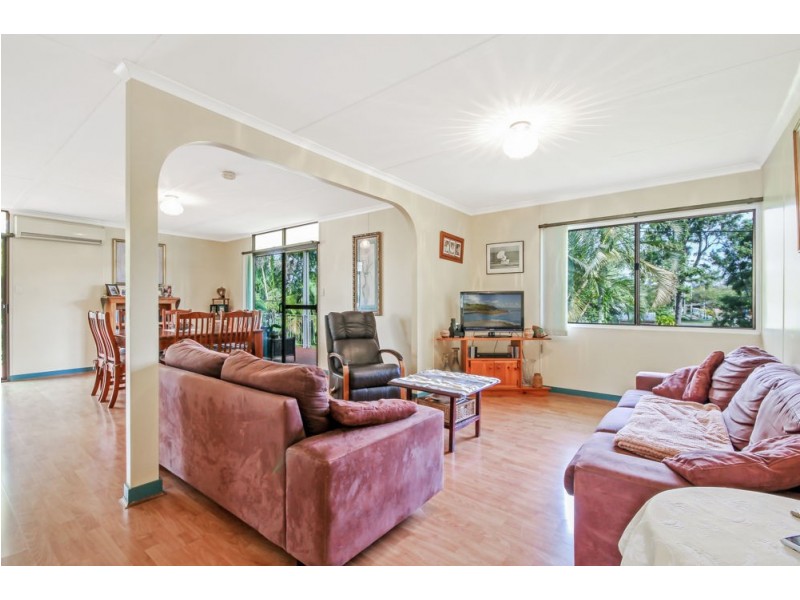 16 Coronation Avenue, Beachmere QLD 4510