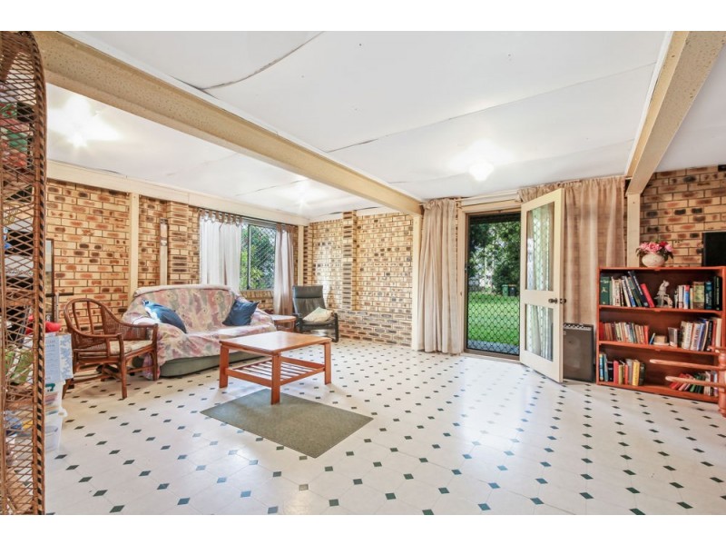 16 Coronation Avenue, Beachmere QLD 4510