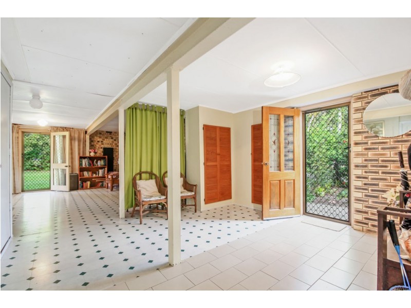 16 Coronation Avenue, Beachmere QLD 4510