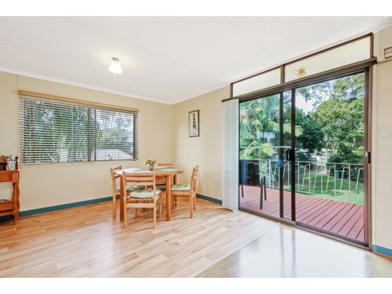 16 Coronation Avenue, Beachmere QLD 4510