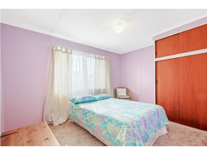 16 Coronation Avenue, Beachmere QLD 4510