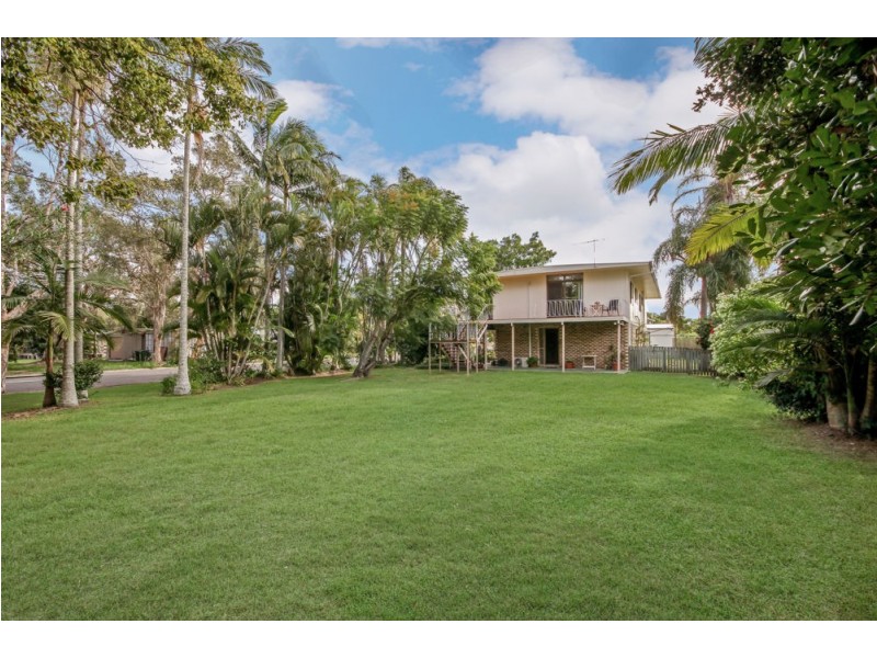 16 Coronation Avenue, Beachmere QLD 4510