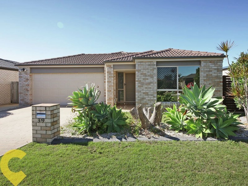 39 Eimeo Place, Sandstone Point QLD 4511