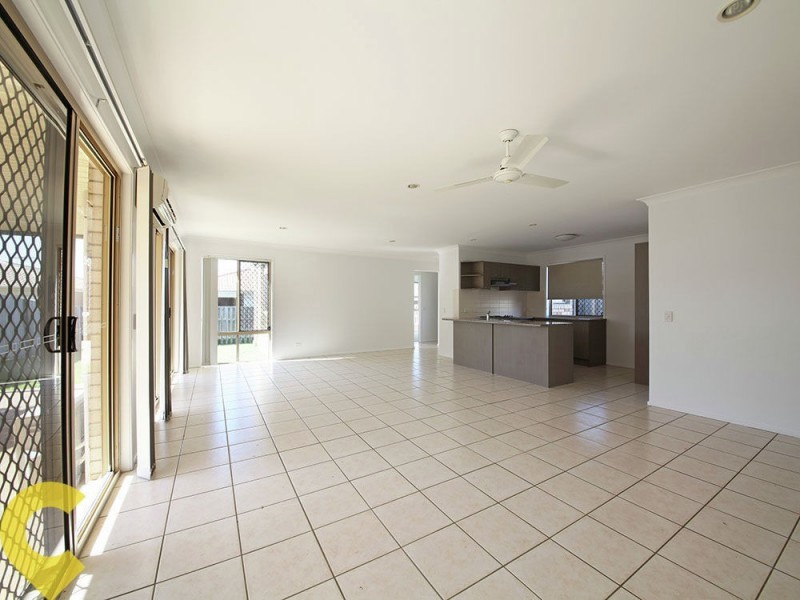 39 Eimeo Place, Sandstone Point QLD 4511