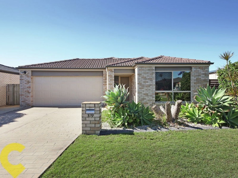 39 Eimeo Place, Sandstone Point QLD 4511