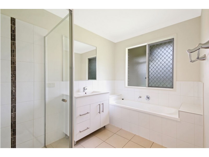 7 Aylmore Court, Narangba QLD 4504