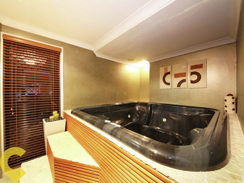 12 Eclipse Street, Bridgeman Downs QLD 4035