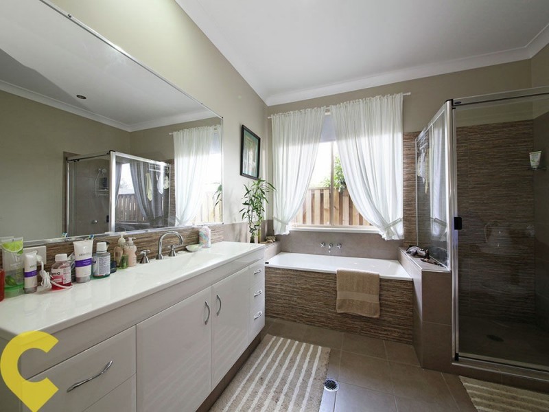 5 Hollow Crescent, Narangba QLD 4504