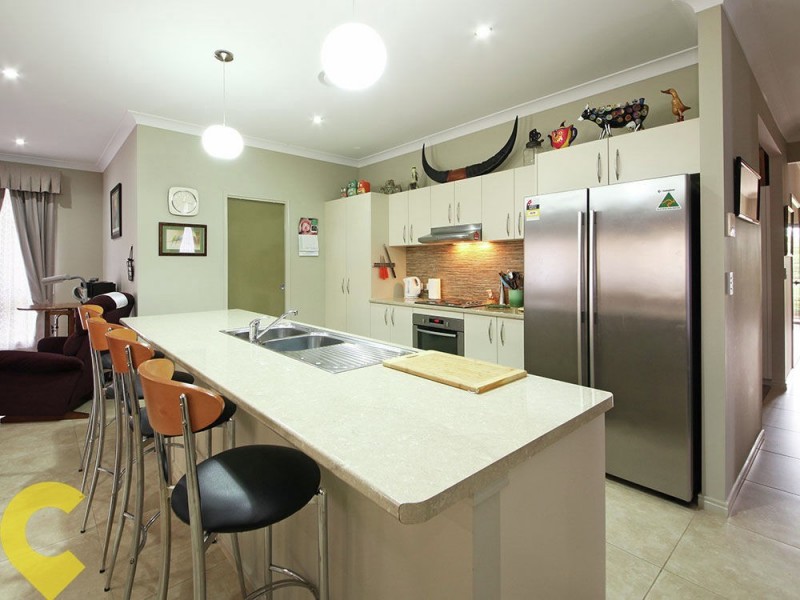 5 Hollow Crescent, Narangba QLD 4504