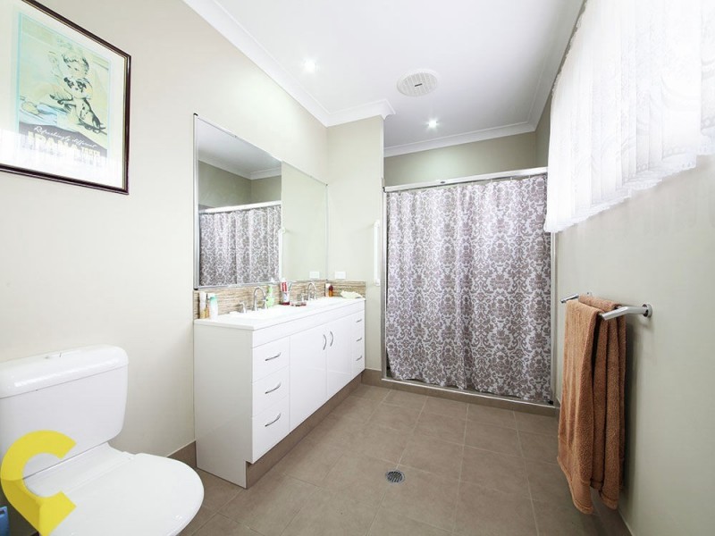 5 Hollow Crescent, Narangba QLD 4504