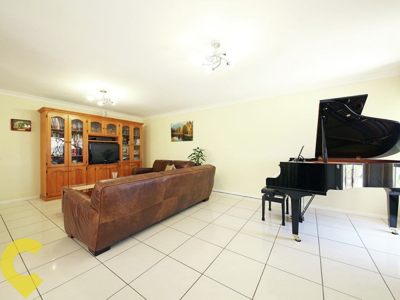 1/4 Olivine Court, Rothwell QLD 4022
