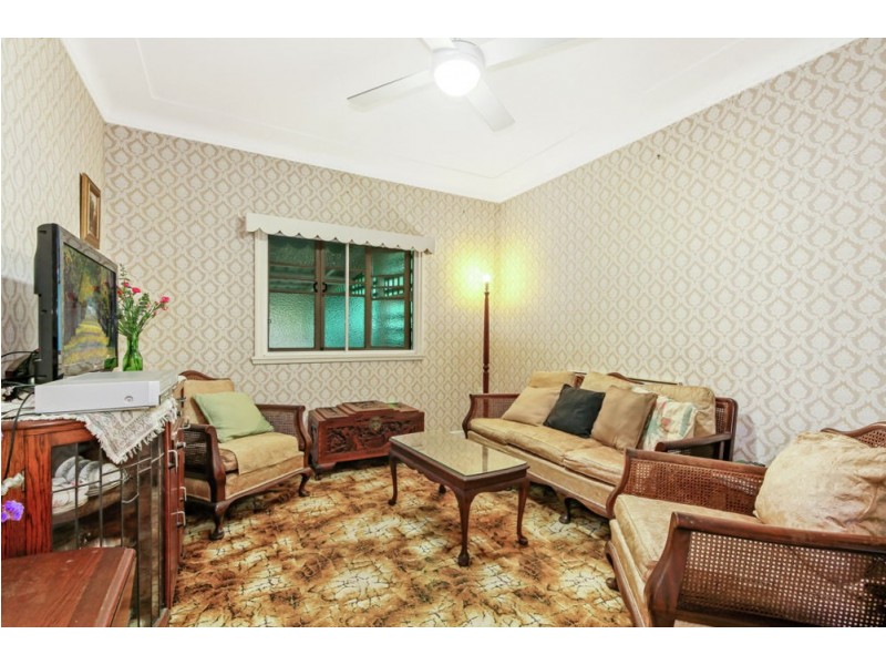 16 Craig Street, Brighton QLD 4017