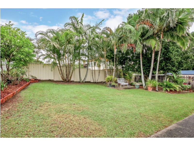 16 Craig Street, Brighton QLD 4017