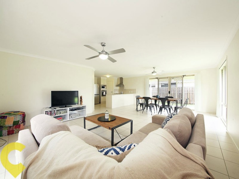 6 Central Green Drive, Narangba QLD 4504