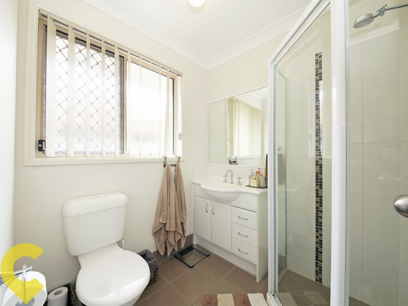 2/4 Eugenia Avenue, Rothwell QLD 4022