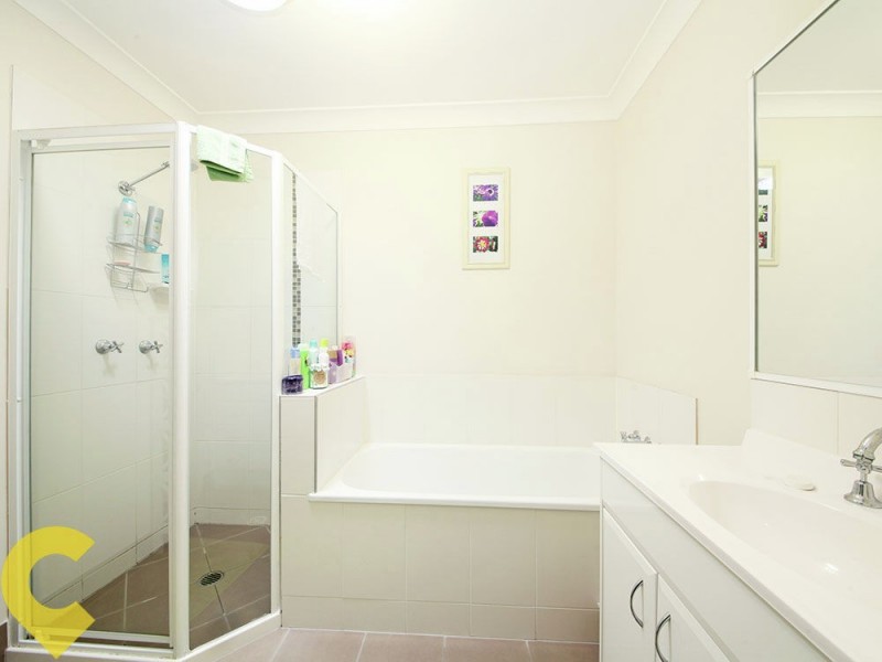 2/4 Eugenia Avenue, Rothwell QLD 4022