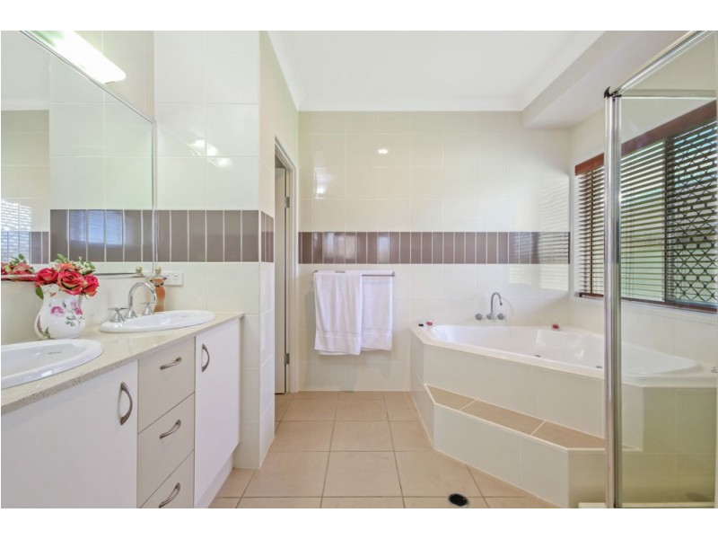 17 Central Lakes Drive, Caboolture QLD 4510