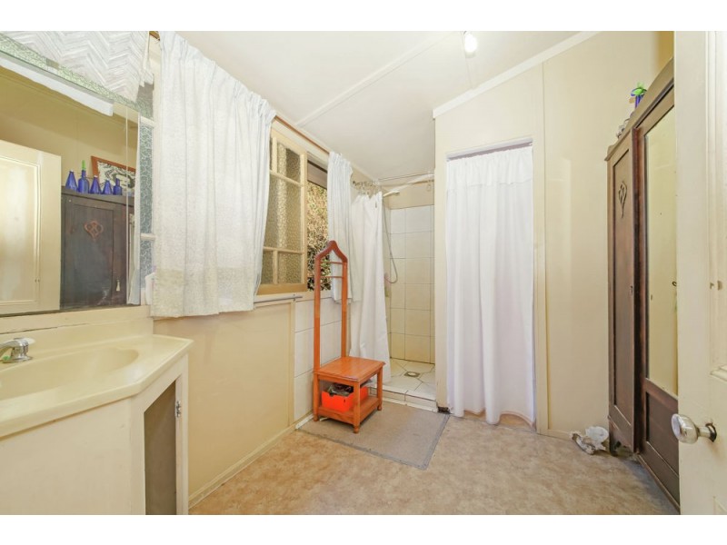 12 Louis Street, Redcliffe QLD 4020