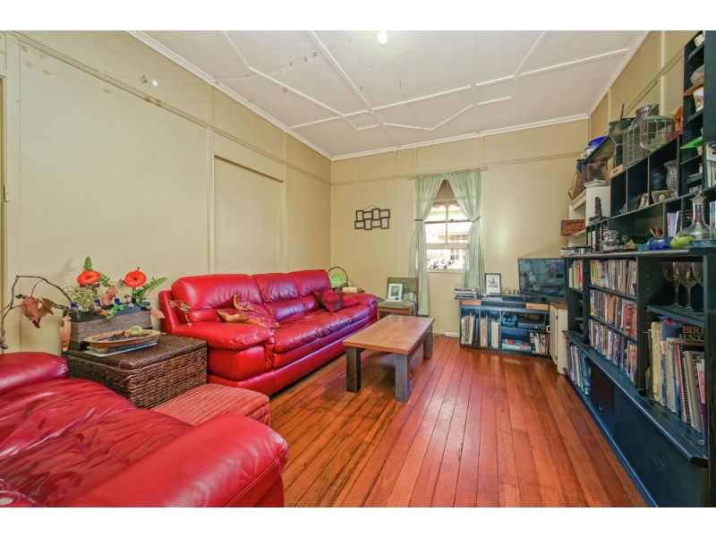 12 Louis Street, Redcliffe QLD 4020