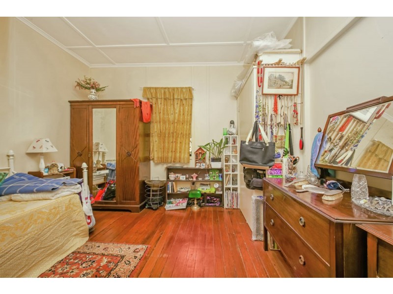 12 Louis Street, Redcliffe QLD 4020