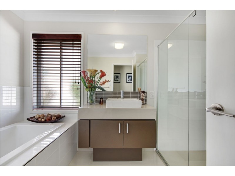 48 Williams Crescent, North Lakes QLD 4509