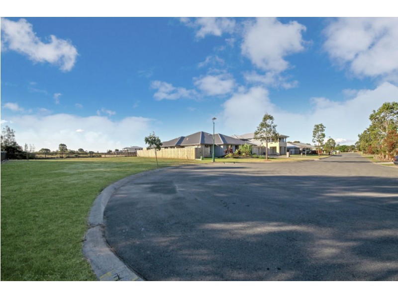 26 Coffey Court, Beachmere QLD 4510