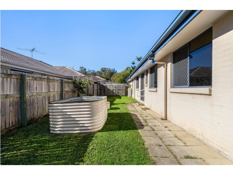 15 Desmond St, Narangba QLD 4504